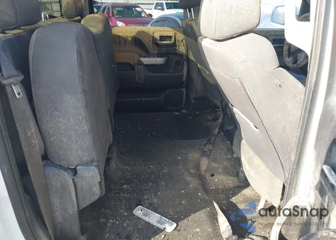 2018 Chevrolet Silverado 1500 2Lt из США, поврежденный, VIN 3GCUKREC0JG102754